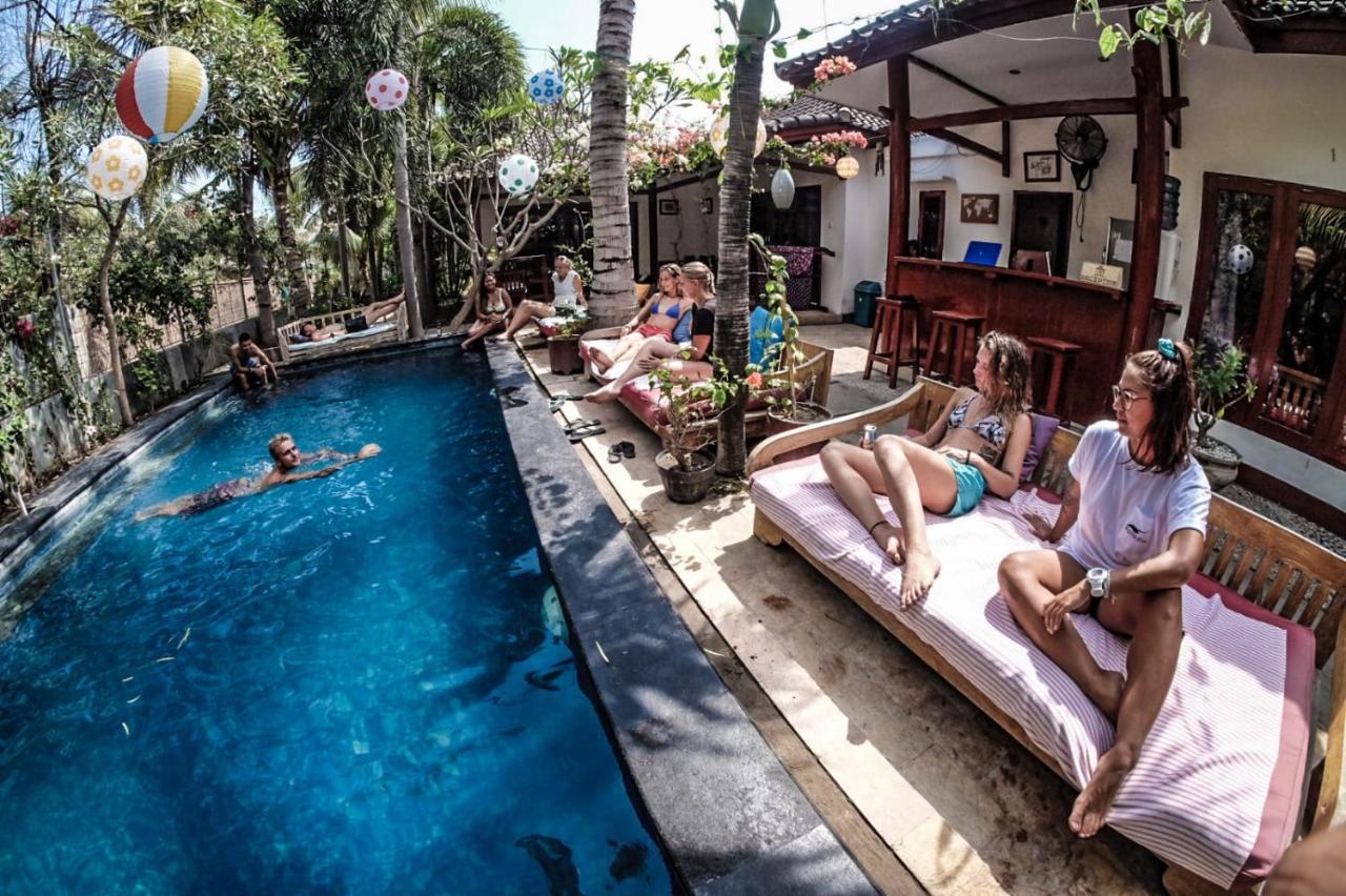 Aaliku Bungalows Τζίλι Τραγουανγκάν Εξωτερικό φωτογραφία