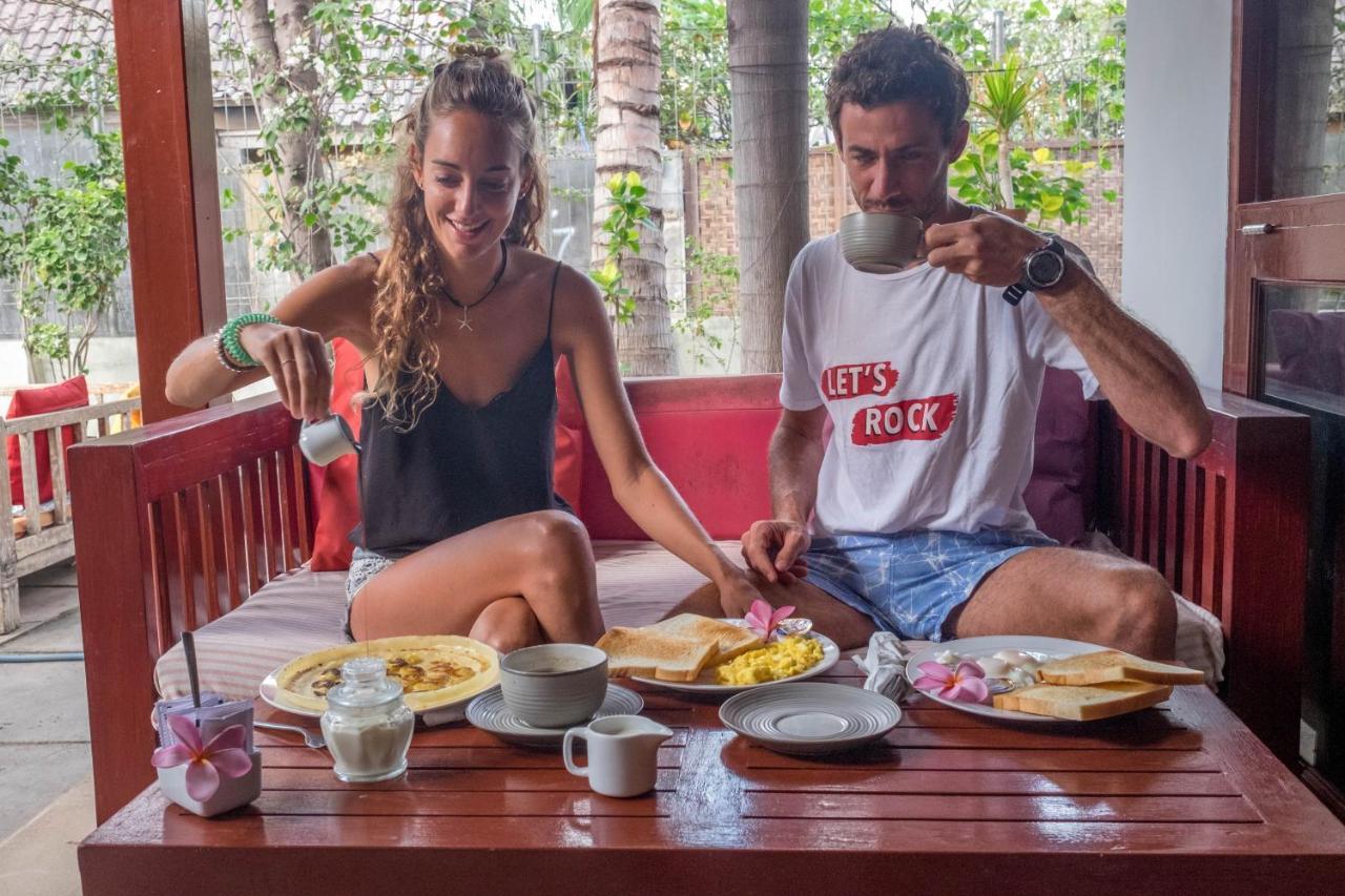 Aaliku Bungalows Τζίλι Τραγουανγκάν Εξωτερικό φωτογραφία