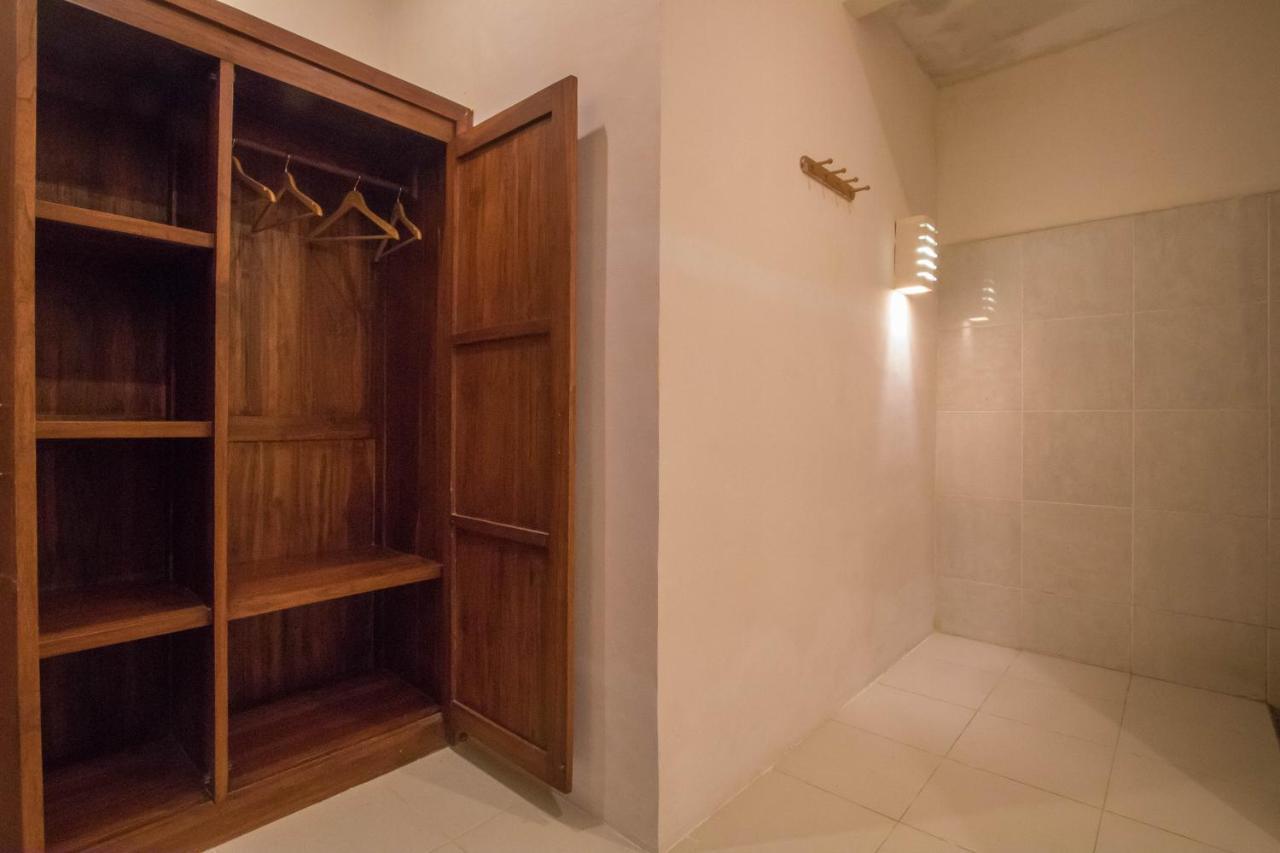 Aaliku Bungalows Τζίλι Τραγουανγκάν Εξωτερικό φωτογραφία