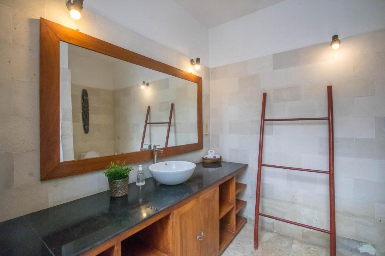 Aaliku Bungalows Τζίλι Τραγουανγκάν Εξωτερικό φωτογραφία